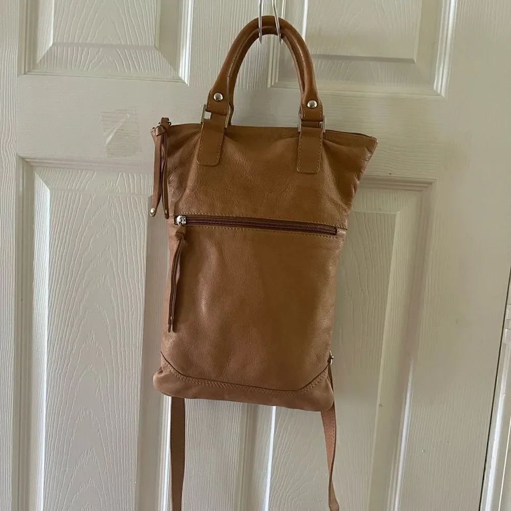 Maurizio Taiuti made in Italy leather tan fold over crossbody bag.